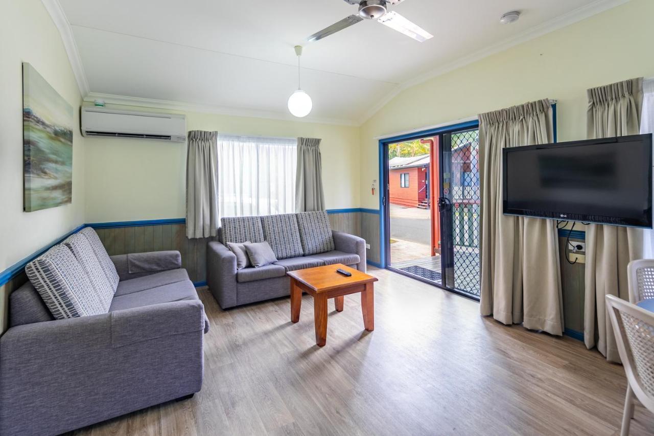 Ingenia Holidays Cairns Coconut 外观 照片 Living area of a two-bedroom villa