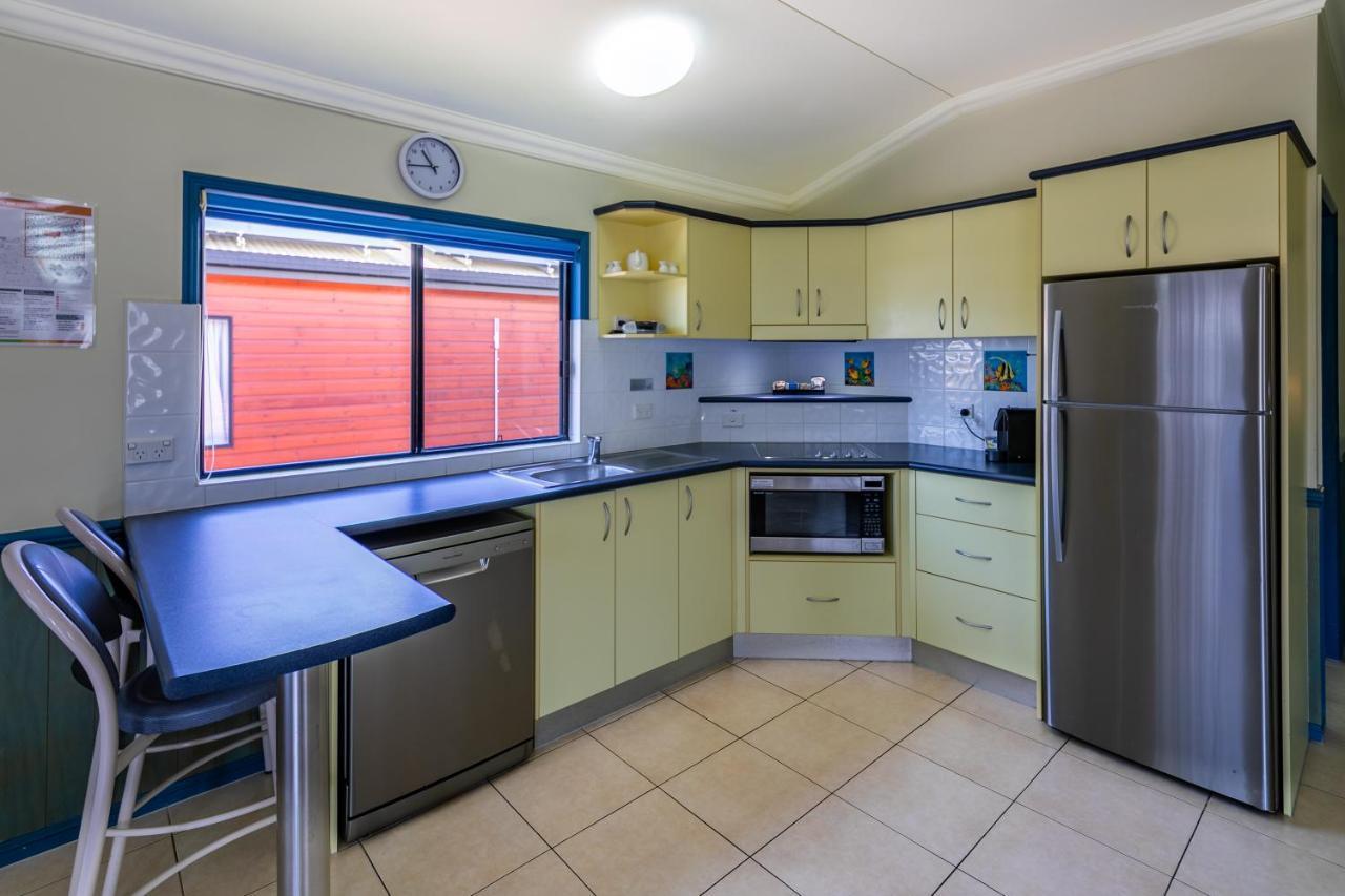 Ingenia Holidays Cairns Coconut 外观 照片 A modern Australian kitchen