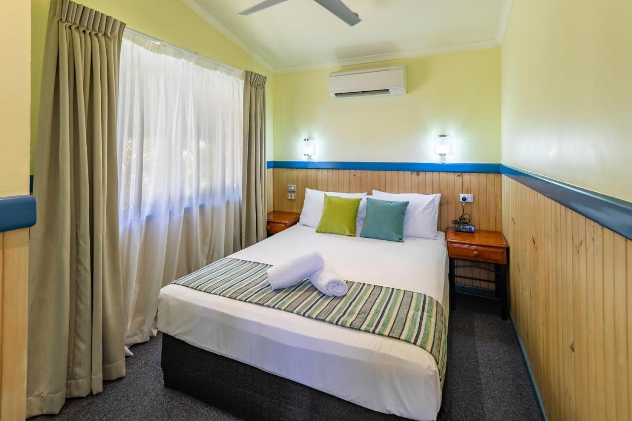 Ingenia Holidays Cairns Coconut 外观 照片 A bedroom at the motel